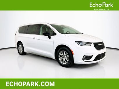 Used 2024 Chrysler Pacifica Touring-L