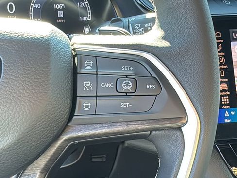Used 2026 Jeep Grand Cherokee Limited w/ Limited Altitude Package AWD/4WD image 31