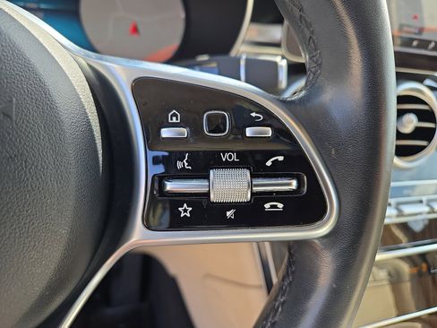 Used 2021 Mercedes-Benz GLC 300 4MATIC image 24