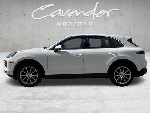 Used 2024 Porsche Cayenne AWD/4WD image 13