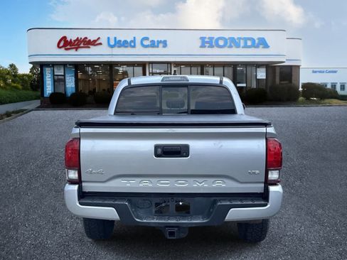 Used 2022 Toyota Tacoma SR AWD/4WD image 4