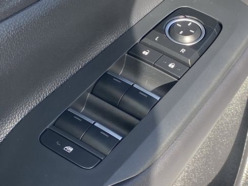 Certified 2025 Toyota Prius Plug-In Hybrid image 30