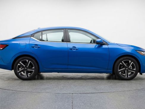 Used 2025 Nissan Sentra SV FWD image 11