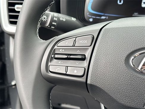 New 2025 Hyundai Venue Limited image 17