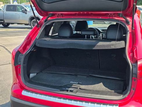 Used 2018 Nissan Rogue Sport SL FWD image 14