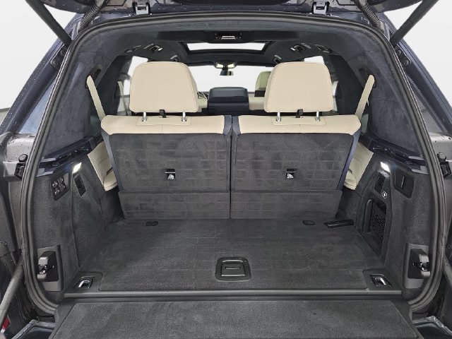 Used 2019 BMW X7 xDrive50i w/ M Sport Package AWD/4WD image 35