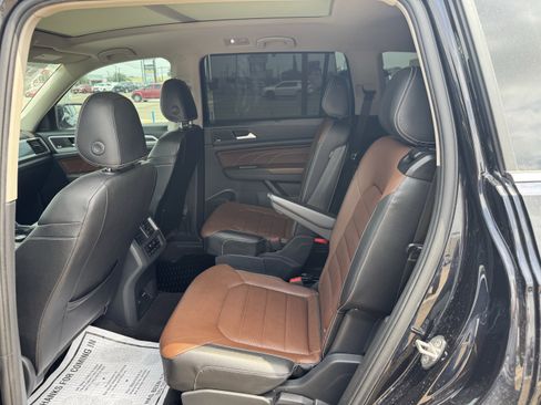 Used 2023 Volkswagen Atlas SEL Premium AWD/4WD image 25