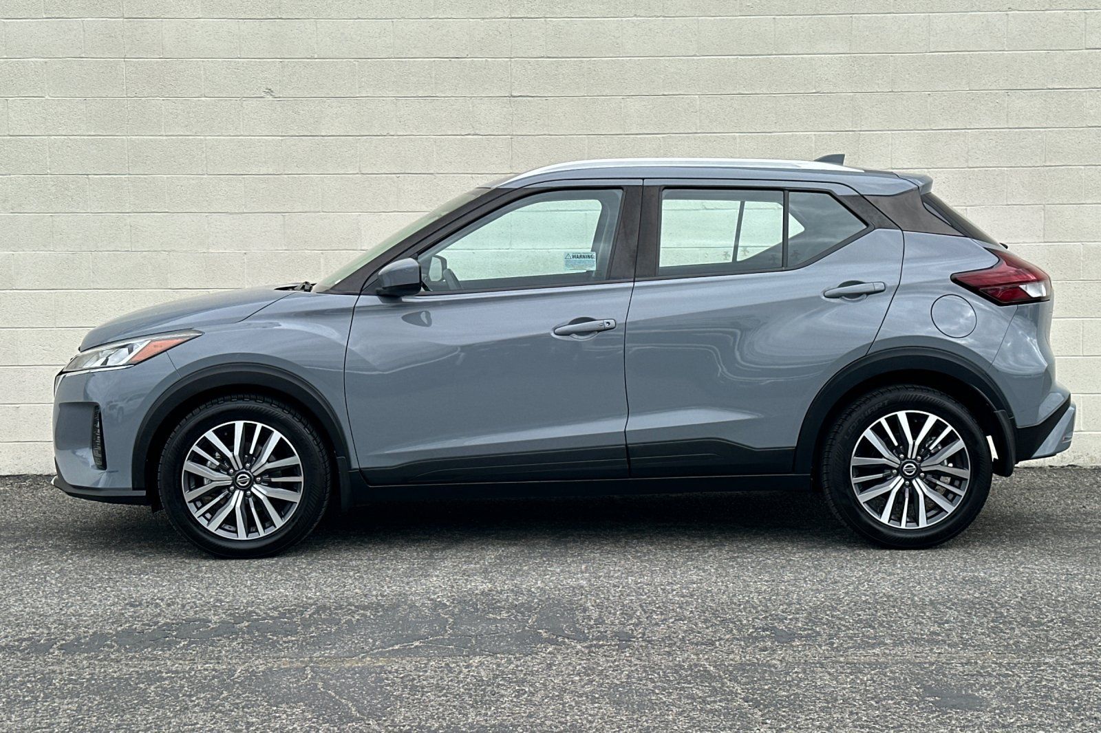 Used 2021 Nissan Kicks SV FWD image 7