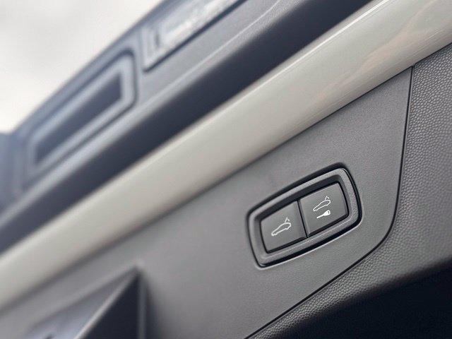 New 2026 Porsche Cayenne Turbo AWD/4WD image 45