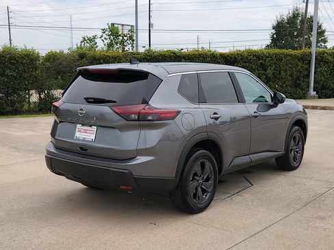 Used 2026 Nissan Rogue SV FWD image 5