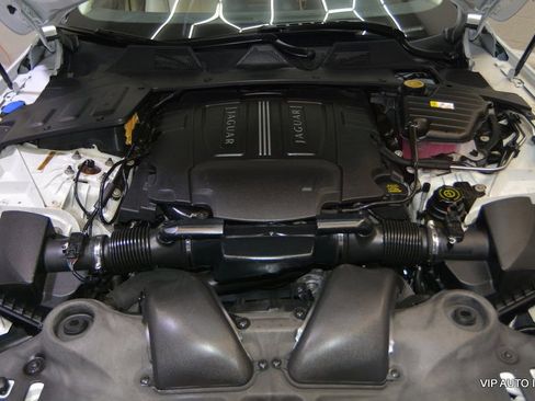 Used 2012 Jaguar XJ L image 33