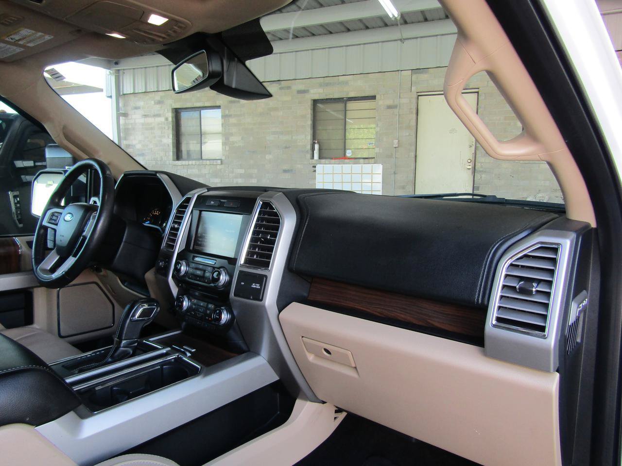 Used 2015 Ford F150 Lariat w/ Equipment Group 502A Luxury RWD image 11