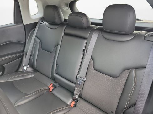 Used 2021 Jeep Compass Latitude w/ Sun and Sound Group FWD image 12