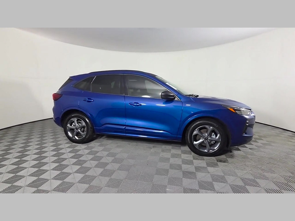Used 2023 Ford Escape ST-Line w/ Tech Pack #1 FWD image 35