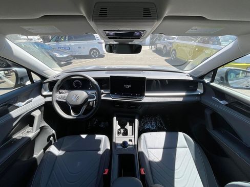 New 2026 Volkswagen Tiguan SE AWD/4WD image 15