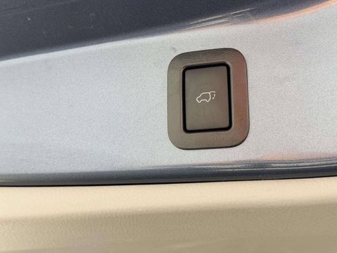 Used 2019 Toyota Highlander Limited AWD/4WD image 10