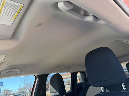 Used 2023 Jeep Renegade Latitude image 22