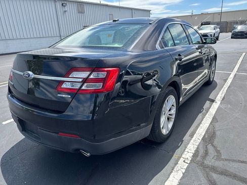 Used 2017 Ford Taurus SE FWD image 3