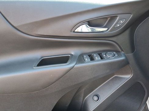 Used 2023 Chevrolet Equinox LT image 10