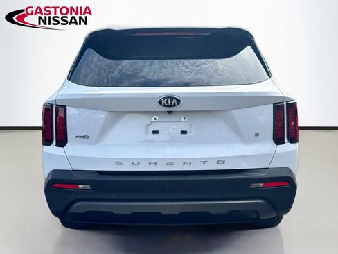 Used 2021 Kia Sorento S w/ Panoramic Sunroof Package AWD/4WD image 7