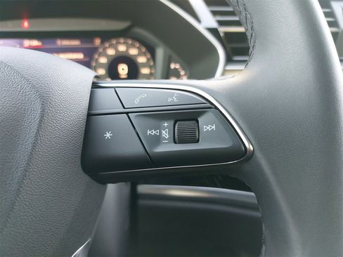 Used 2025 Audi Q3 2.0T Premium w/ Convenience Package image 18