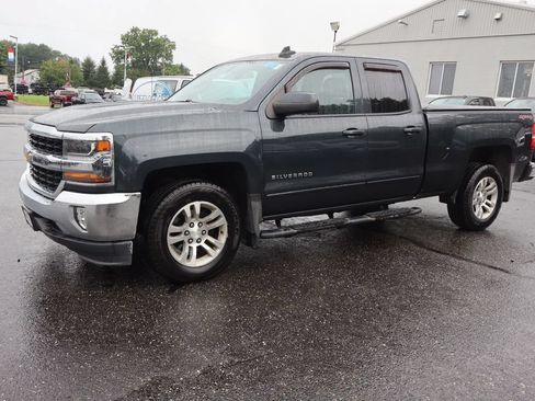 Used 2017 Chevrolet Silverado 1500 LT w/ All Star Edition AWD/4WD image 2