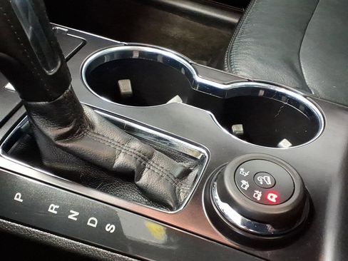 Used 2017 Ford Explorer XLT w/ Equipment Group 202A image 18