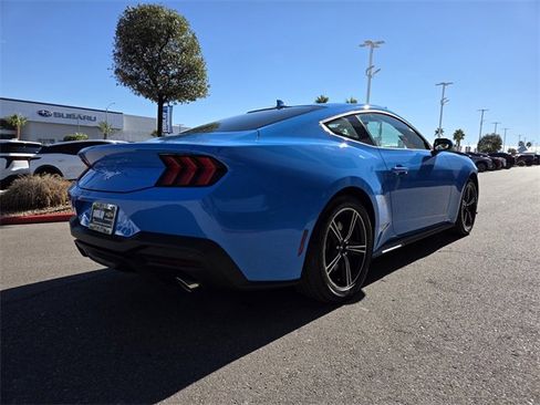 Used 2025 Ford Mustang Coupe image 6
