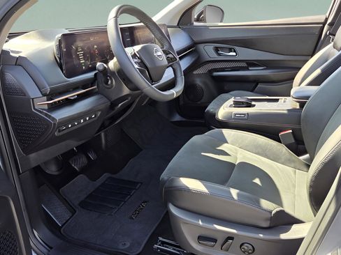 Used 2024 Nissan Ariya FWD image 14