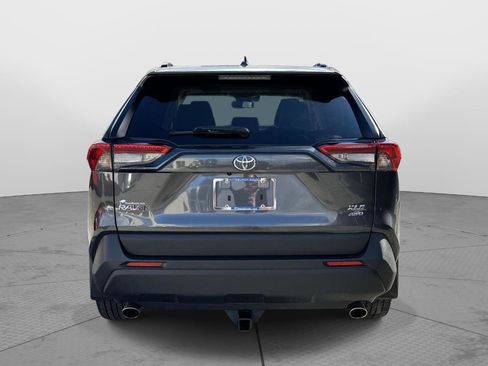 Used 2022 Toyota RAV4 XLE Premium image 39