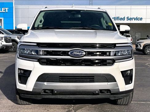 Used 2022 Ford Expedition Max XLT image 3