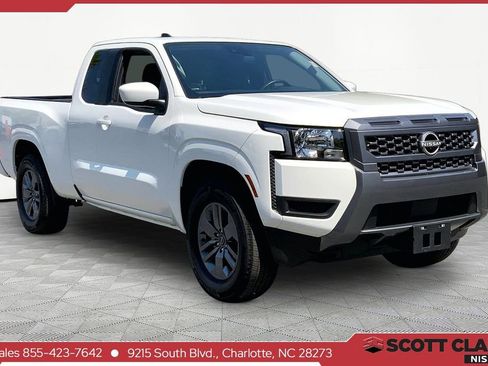 Used 2025 Nissan Frontier SV RWD image 1