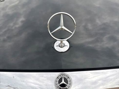 Used 2019 Mercedes-Benz S 560 4MATIC Sedan image 9