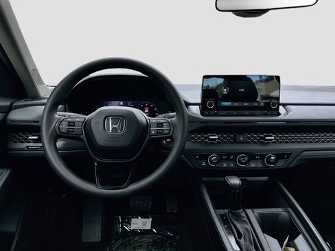 Used 2025 Honda Accord SE image 19