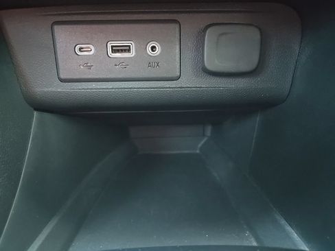 Used 2023 Buick Encore GX Preferred w/ Cold Weather Comfort Package AWD/4WD image 27