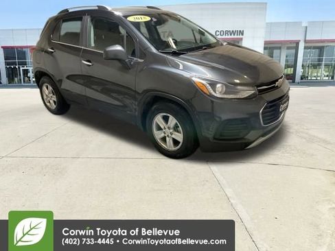 Used 2018 Chevrolet Trax LT w/ LT Convenience Package image 1
