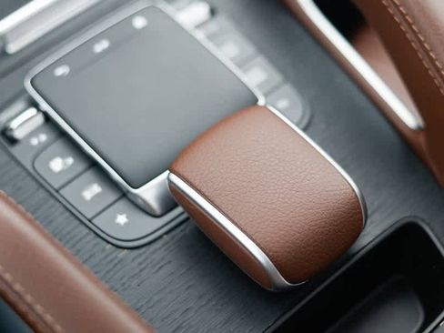 Used 2024 Mercedes-Benz GLE 350 4MATIC w/ Driver Assistance Package image 39