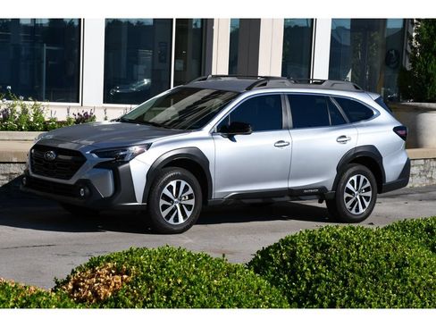 Used 2025 Subaru Outback Premium w/ Popular Package #1 AWD/4WD image 8