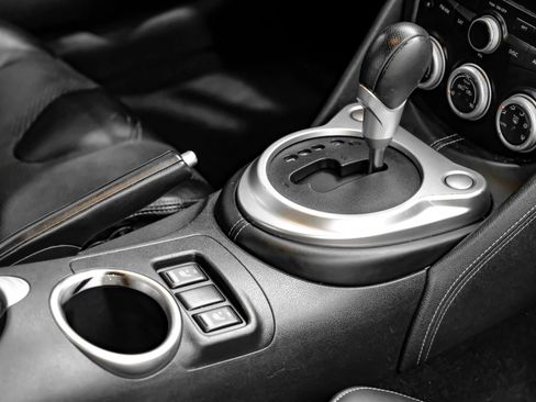 Used 2013 Nissan 370Z Touring w/ Sport Pkg RWD image 17