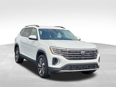 Used 2025 Volkswagen Atlas SE AWD/4WD image 1