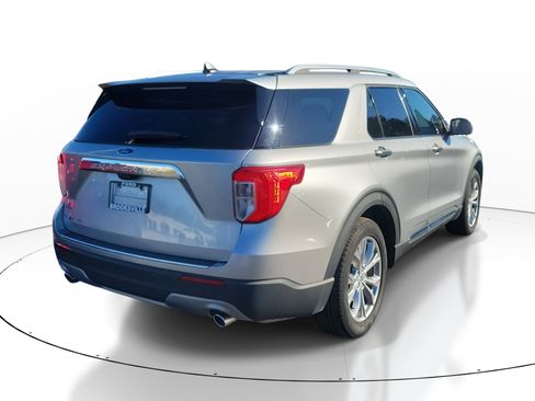 Used 2023 Ford Explorer Limited image 6