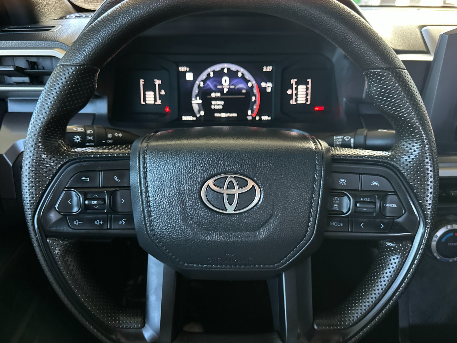 Used 2024 Toyota Tacoma SR5 AWD/4WD image 20