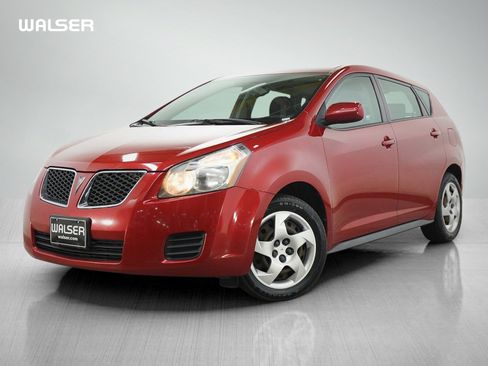 Used 2009 Pontiac Vibe w/ Preferred Package FWD image 1