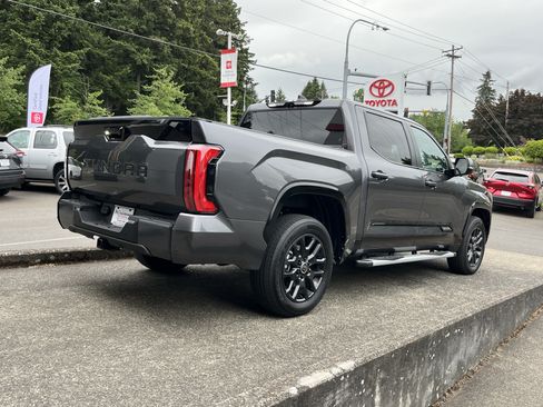 Used 2024 Toyota Tundra Platinum AWD/4WD image 8