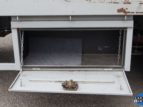 Used 2017 Ford F550 2WD Crew Cab Super Duty image 12