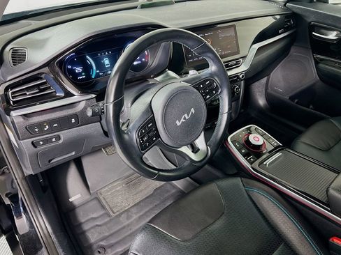 Used 2022 Kia Niro EX Premium image 10