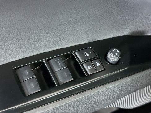 Used 2026 Toyota Camry SE FWD image 15