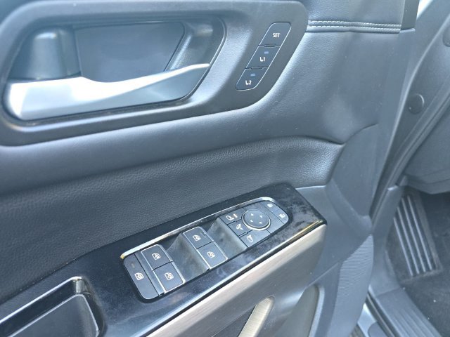 Used 2025 Nissan Pathfinder Platinum FWD image 22