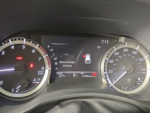Used 2025 Toyota Highlander XLE AWD/4WD image 17