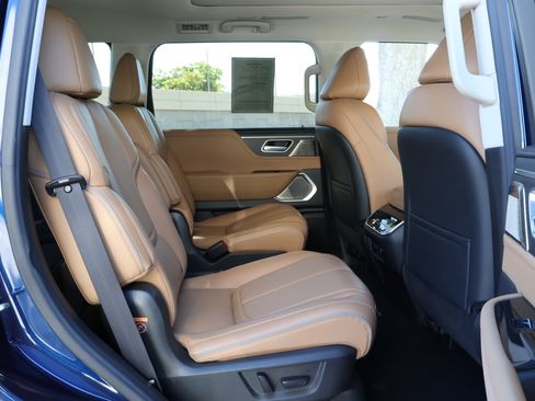 Certified 2025 INFINITI QX80 Sensory image 25